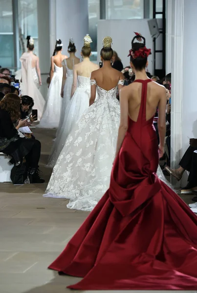 Ines di Santo bridal fashion show — Stock Photo, Image