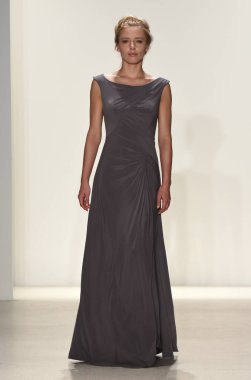 Kelly Faetanini Bridal gösteri 