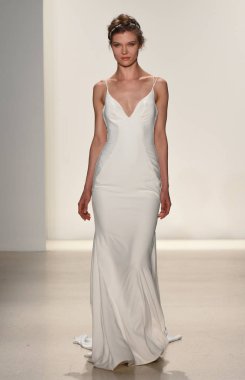 Kelly Faetanini Bridal gösteri 