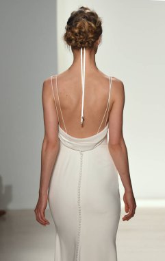 Kelly Faetanini Bridal gösteri 