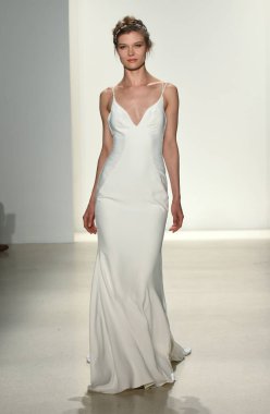  Kelly Faetanini pist Show