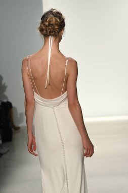  Kelly Faetanini pist Show