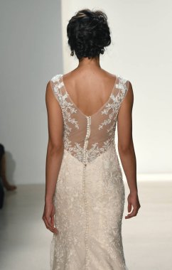  Kelly Faetanini pist Show