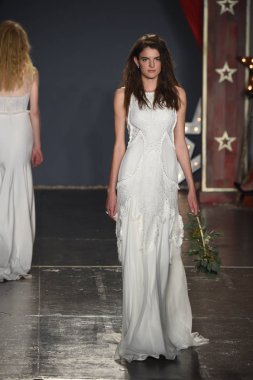 Jenny Packham gelinlik koleksiyonu