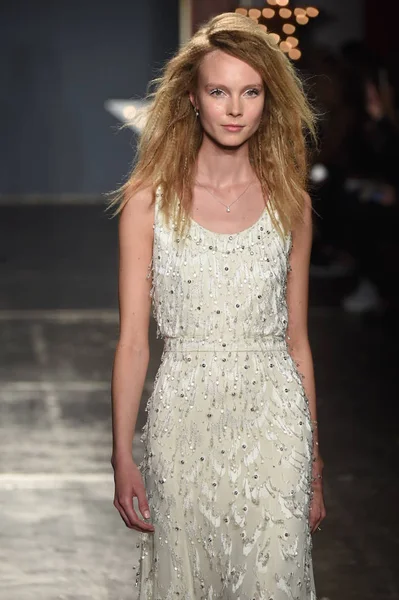 Jenny Packham collezione nuziale — Foto Stock