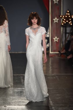 Jenny Packham gelinlik koleksiyonu