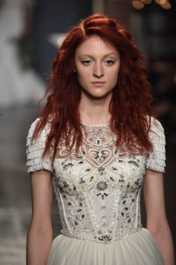 Jenny Packham gelinlik koleksiyonu