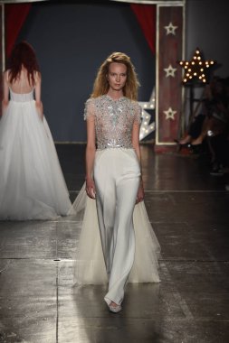 Jenny Packham gelinlik koleksiyonu