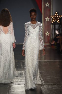 Jenny Packham gelinlik koleksiyonu