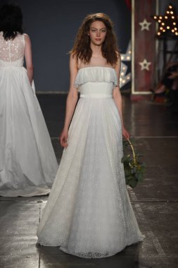 Jenny Packham gelinlik koleksiyonu