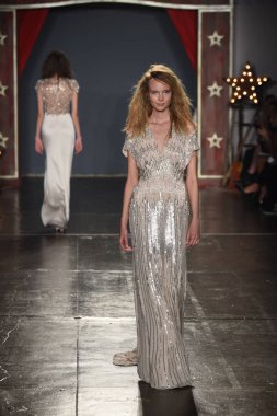 Jenny Packham gelinlik koleksiyonu