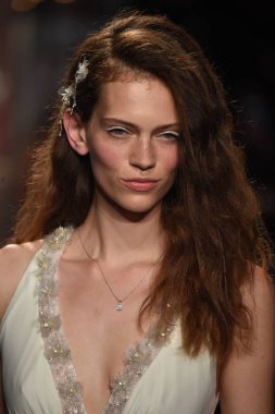 Jenny Packham gelinlik koleksiyonu