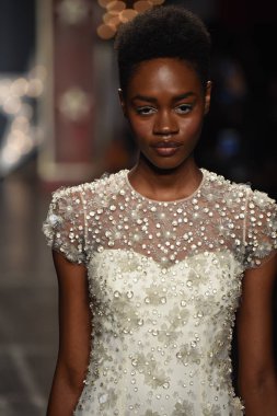 Jenny Packham gelinlik koleksiyonu