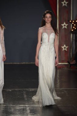 Jenny Packham gelinlik koleksiyonu