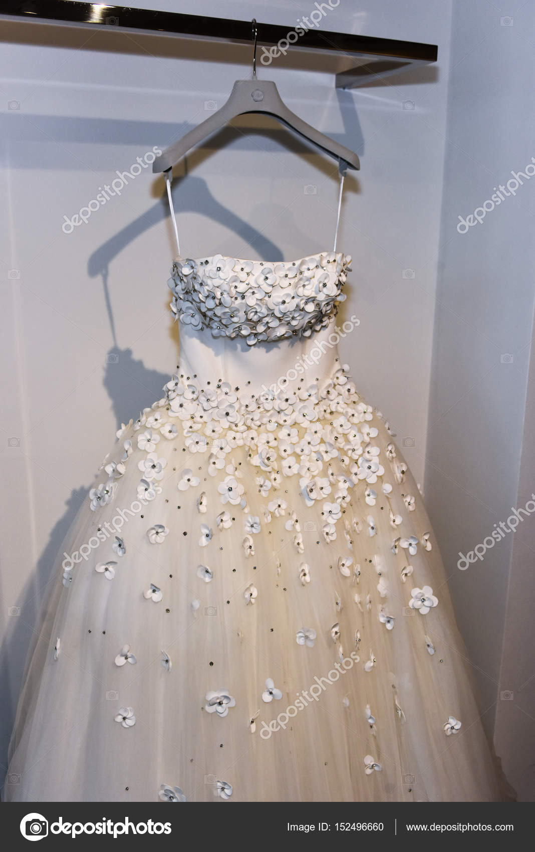 Bridal Dress During The Viktor And Rolf Mariage Collection Presentation Stock Editorial Photo C Fashionstock Bridal Dress During The Viktor And Rolf Mariage Collection Presentation Stock Editorial Photo C Fashionstock