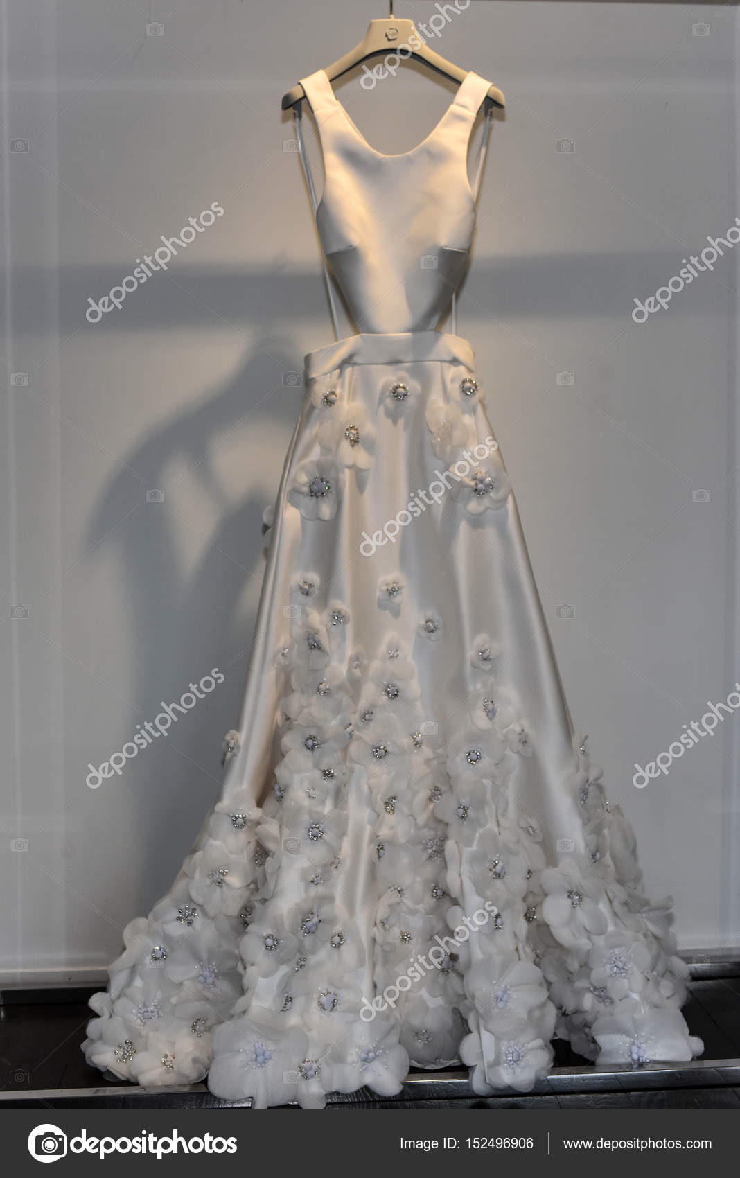 Bridal Dress During The Viktor And Rolf Mariage Collection Presentation Stock Editorial Photo C Fashionstock Bridal Dress During The Viktor And Rolf Mariage Collection Presentation Stock Editorial Photo C Fashionstock