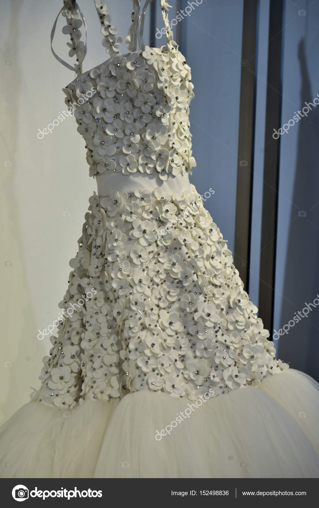 Bridal Dress During The Viktor And Rolf Mariage Collection Presentation Stock Editorial Photo C Fashionstock Bridal Dress During The Viktor And Rolf Mariage Collection Presentation Stock Editorial Photo C Fashionstock