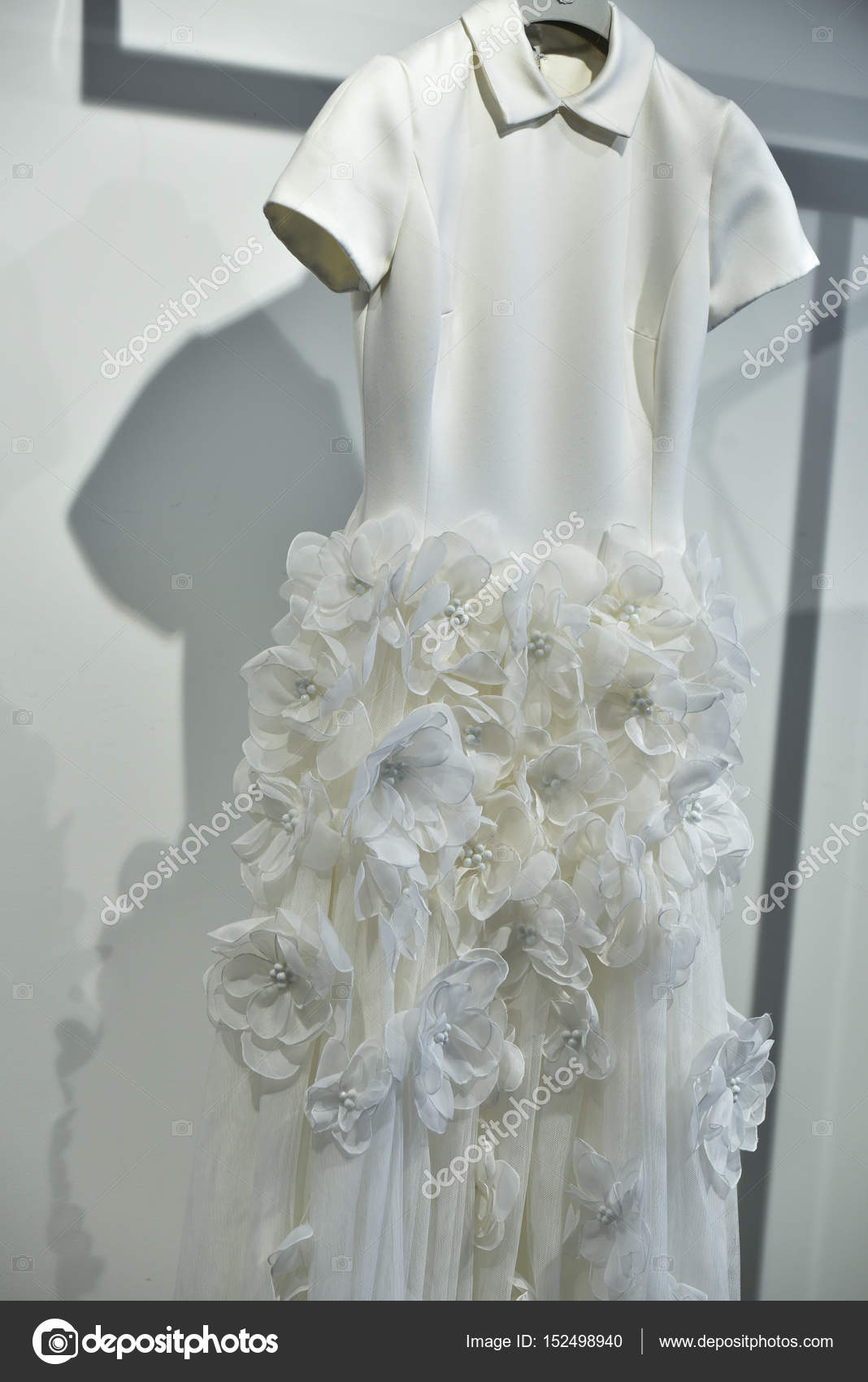 Bridal Dress During The Viktor And Rolf Mariage Collection Presentation Stock Editorial Photo C Fashionstock Bridal Dress During The Viktor And Rolf Mariage Collection Presentation Stock Editorial Photo C Fashionstock
