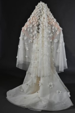 Viktor ve Rolf Mariage koleksiyon sunumu