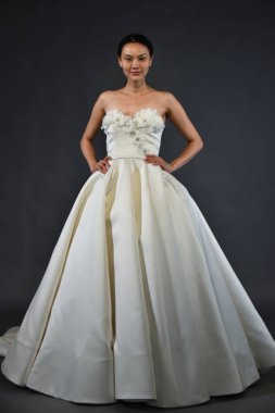 Viktor ve Rolf Mariage koleksiyon sunumu