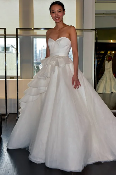 259 Bridalwear Stock Photos Bridalwear Images Depositphotos