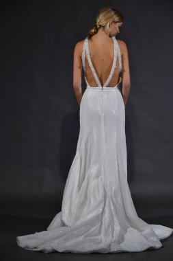 Viktor ve Rolf Mariage koleksiyon sunumu