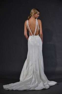 Viktor ve Rolf Mariage koleksiyon sunumu