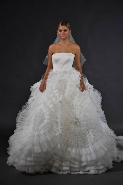 Viktor ve Rolf Mariage koleksiyon sunumu