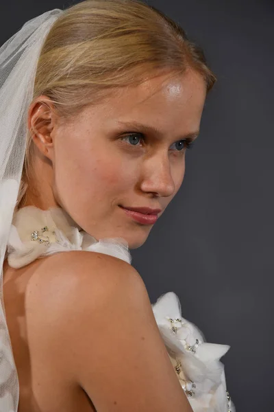 Viktor en Rolf Mariage collectie presentatie — Stockfoto