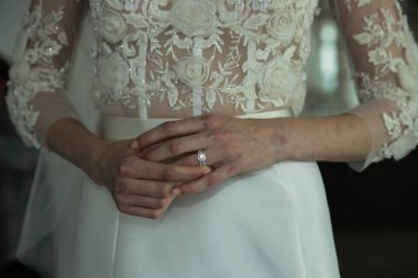 Marchesa Couture gelin sunu 