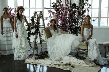 Marchesa Couture gelin sunu