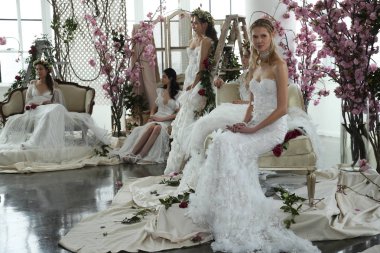 Marchesa Couture gelin sunu