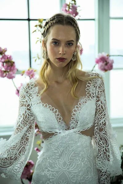 Márkiné menyasszonyi Couture bemutatót — Stock Fotó