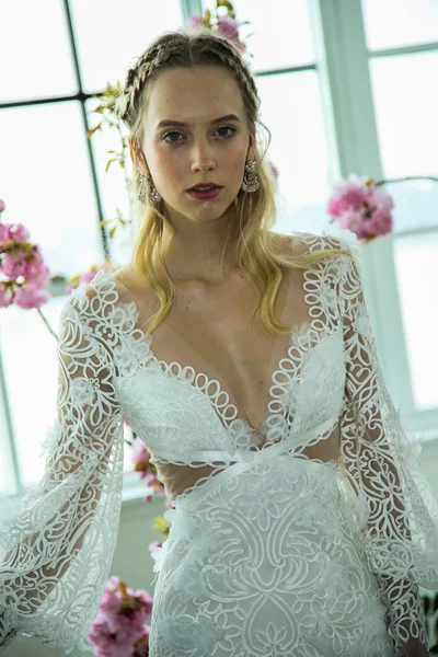 Márkiné menyasszonyi Couture bemutatót — Stock Fotó