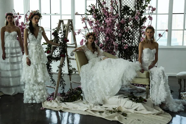 Marchesa Couture gelin sunu