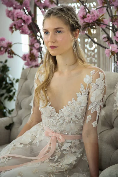 Márkiné menyasszonyi Couture bemutatót — Stock Fotó