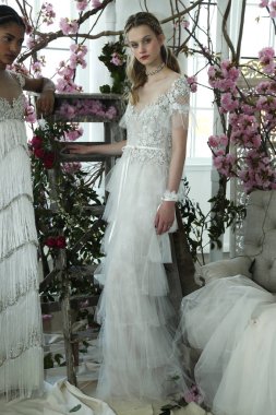 Marchesa Couture gelin sunu