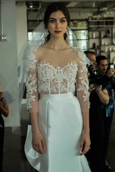 Marchesa frühjahr / sommer 2018 Couture-Brautpräsentation — Stockfoto