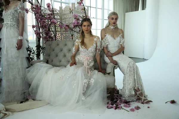 Marchesa lente/zomer 2018 Couture Bridal presentatie — Stockfoto