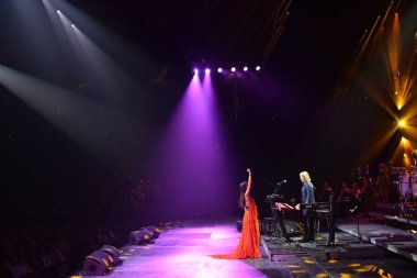 Şarkıcı Zara Sahne Alanı'nda gerçekleştirmek 