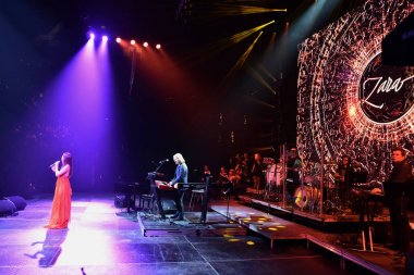 Şarkıcı Zara Sahne Alanı'nda gerçekleştirmek 