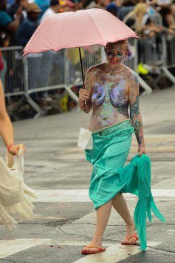 35 yıllık Mermaid Parade