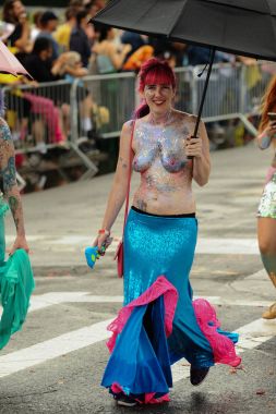 35 yıllık Mermaid Parade