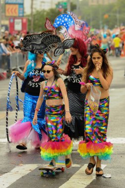 35 yıllık Mermaid Parade