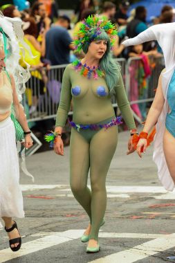 35 yıllık Mermaid Parade