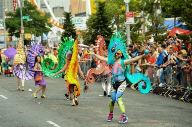  35 yıllık Mermaid Parade 
