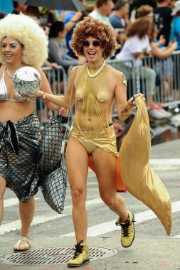  35 yıllık Mermaid Parade 