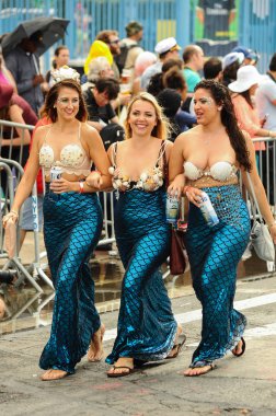  35 yıllık Mermaid Parade 