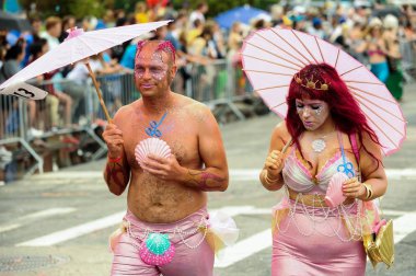  35 yıllık Mermaid Parade 