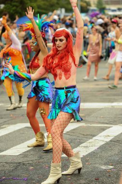  35 yıllık Mermaid Parade 